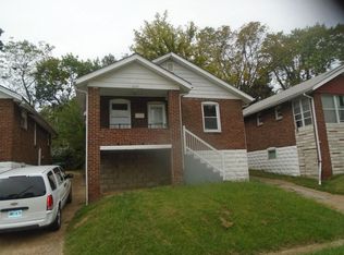 8331 Eton Pl, Saint Louis, MO