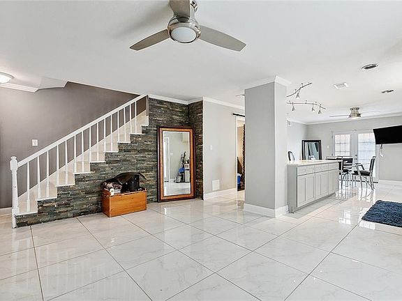 3rd image of 5116 Lakeview Ct