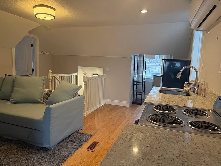 428 N H St — Photo 10