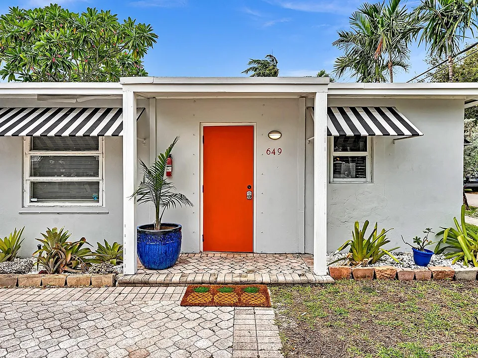 649 NE 16th Ter