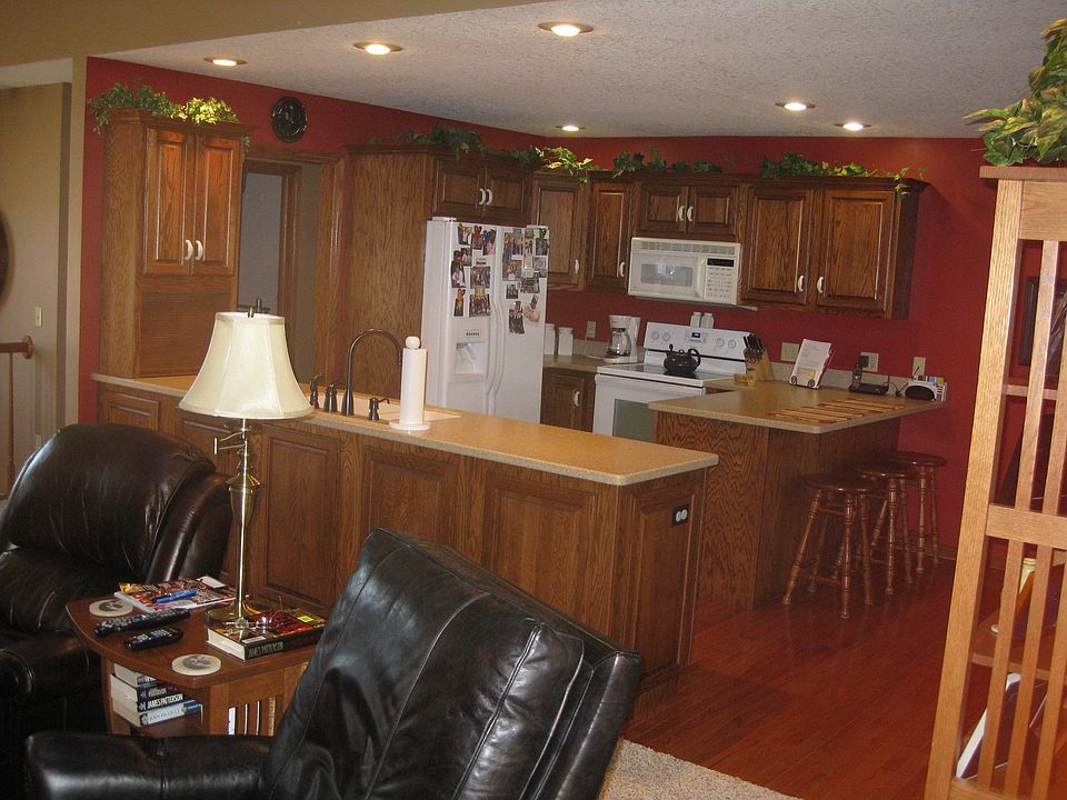 Updated counter tops & appli