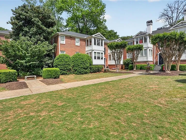 115 Peachtree Memorial Dr NW #C4 — Photo 28