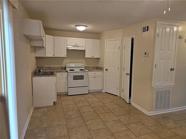 4020 Sullen Pl — Photo 4