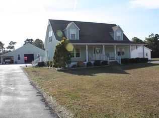 286 Diamond City Dr, Harkers Island, NC 28531
