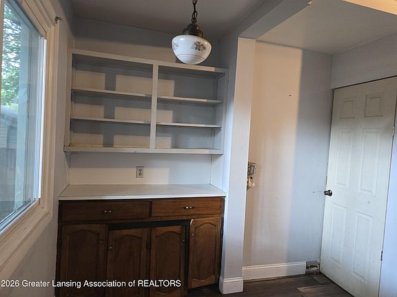 5th image of 1912 S Rundle Ave