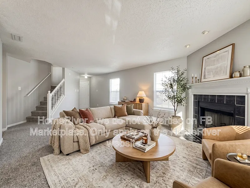 3 bed, 2.5 bath, 1759 sqft, $1,925 — Photo 2