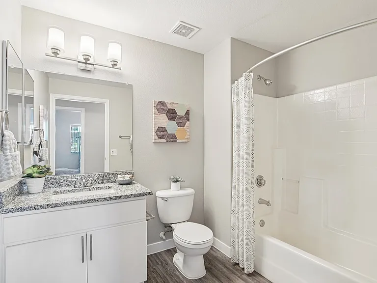 The Cove Apartments — Photo 24