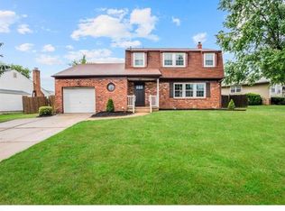 4 Spinning Wheel Ln, Clementon, NJ 08021
