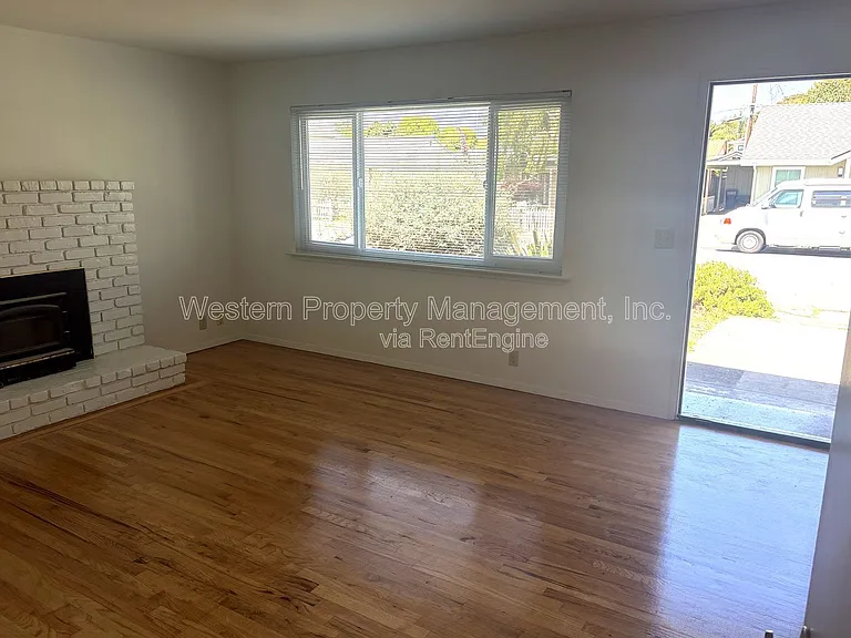4610 Garnet St — Photo 3