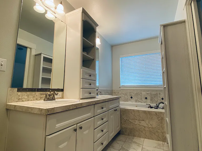 24120 39th Ct SE — Photo 11
