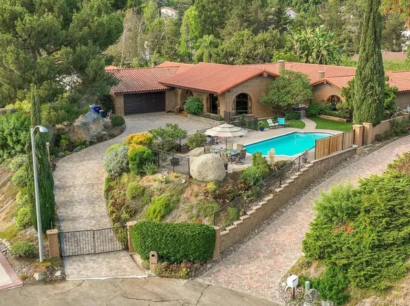 1402 Hidden Mesa View Dr, El Cajon, CA 92019