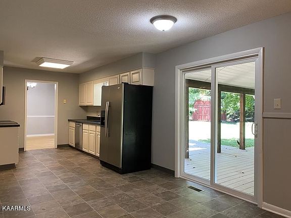 4th image of 1224 Buxton Dr