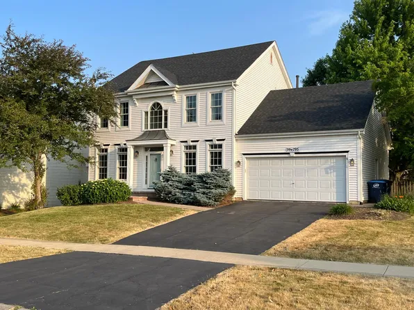 39W795 Terney Ln, Geneva, IL 60134