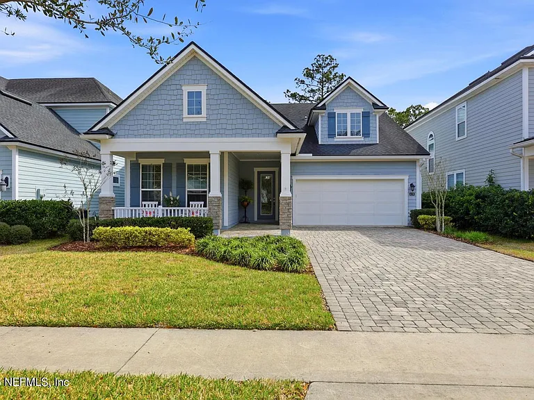 429 Pelican Pointe Rd — Photo 1