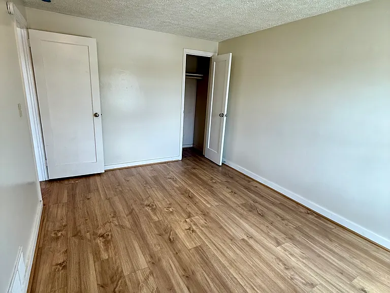 2702 N 7th St — Photo 16