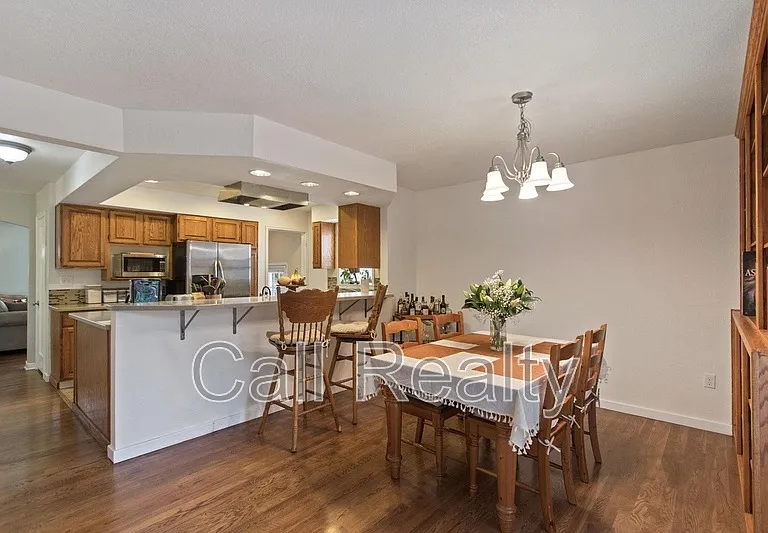 1117 E 33rd Ave — Photo 7