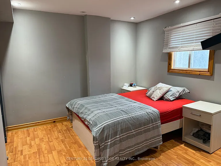273 Clarke St — Photo 10