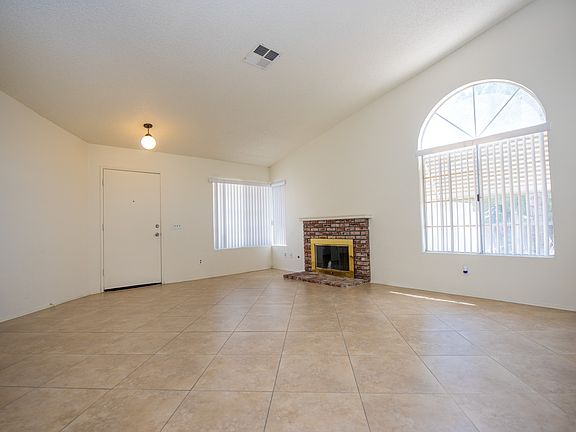 4th image of 14817 Woodland Dr