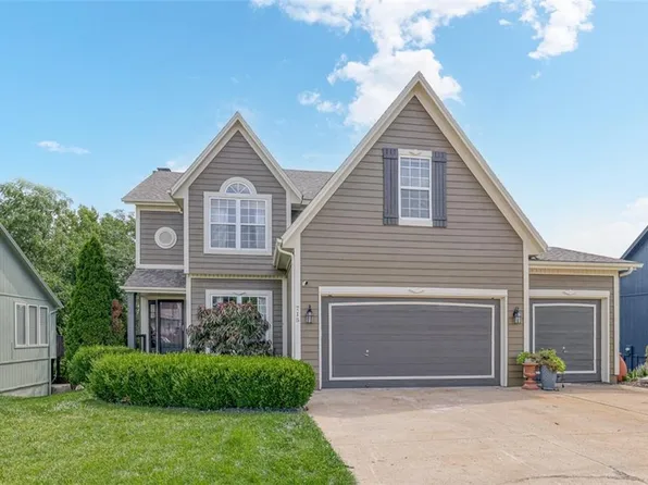 715 S Old Paint Rd, Raymore, MO 64083