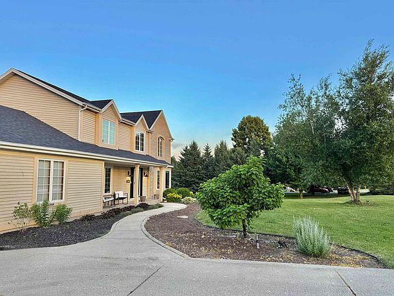 3rd image of 2444 Ball Dr