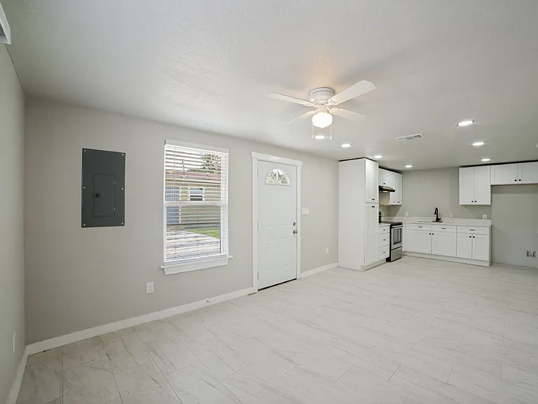 363 Beacon Ave — Photo 2