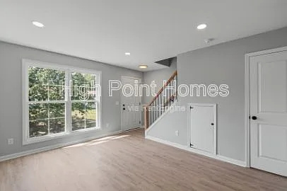 400 Gallery Ln #E8 — Photo 13