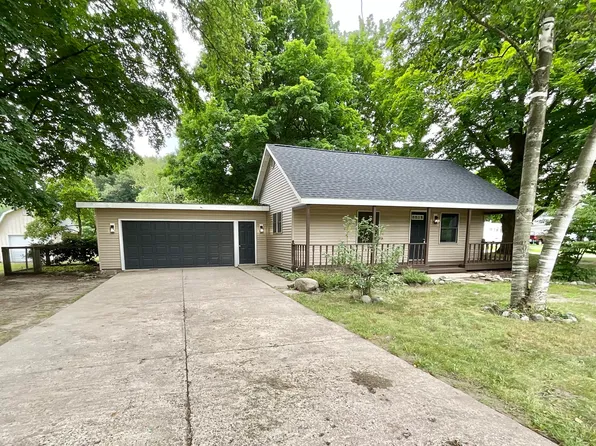 8636 3rd St, Vestaburg, MI 48891