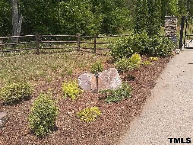 1st image of 21 Tumbling Brook Ln #21