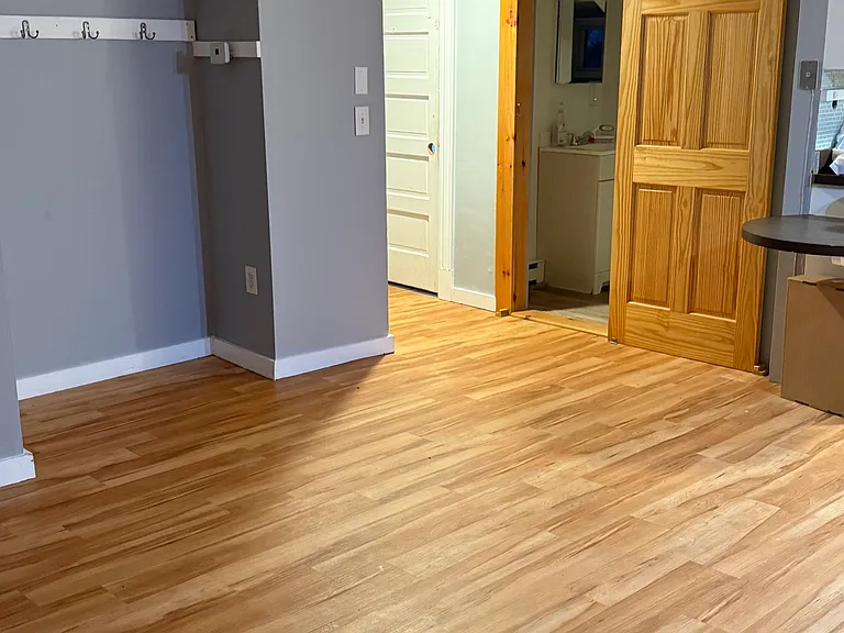 43 Warren Ave — Photo 1