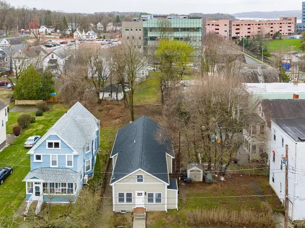 1 Dean Pl, Poughkeepsie, NY 12601