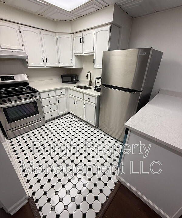 1st image of 2206 Woodstock Ave APT 1