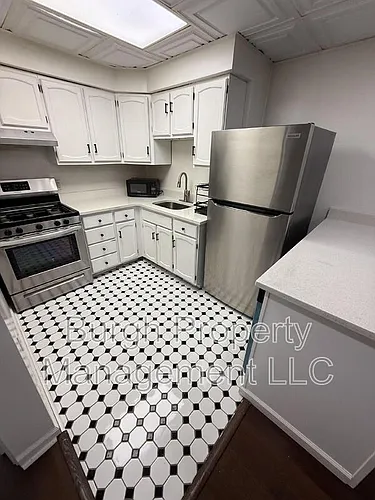 2206 Woodstock Ave #1 Photo 1