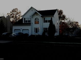 33 Colmart Way, Bridgewater, NJ 08807