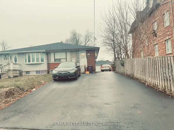 3165 Weston Rd, Toronto, ON M9M 2T4