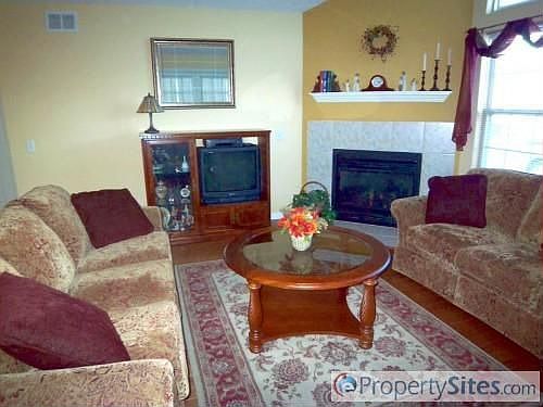 4th image of 18260 Murphy Cir