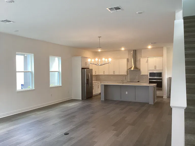 10172 Pearson Ave — Photo 2