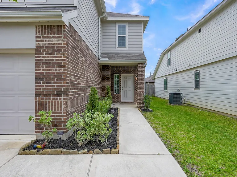 2717 Williams Grove Ct — Photo 3