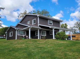 N3347 Juniper Rd, Lake Geneva, WI 53147