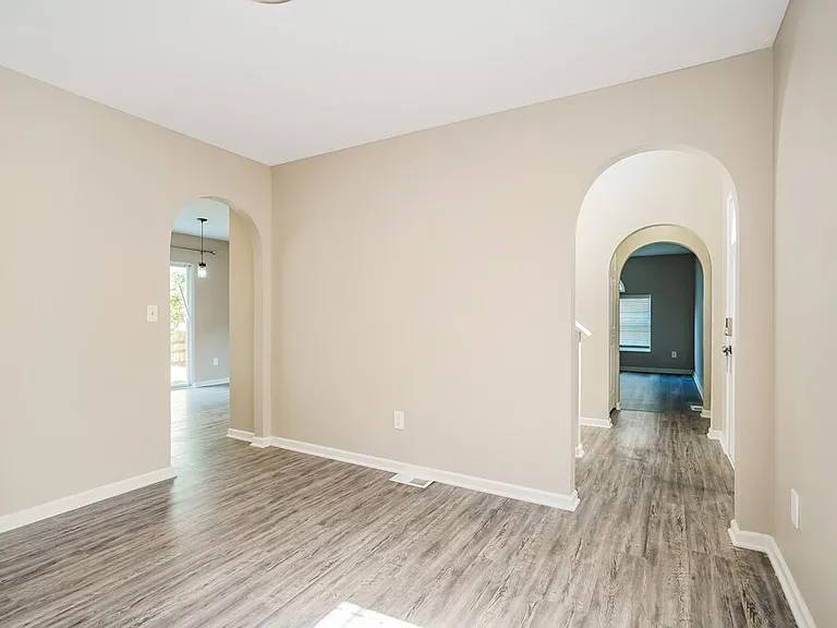 1417 Fahy Dr — Photo 6