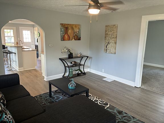 4th image of 306 Bishop Ave