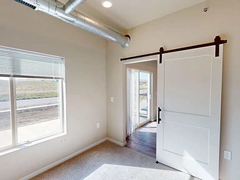 10Bedrock Apartments — Photo 35