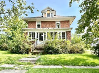307 S 3rd St, Kentland, IN 47951