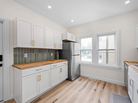 5th image of 1958 Seneca St #1