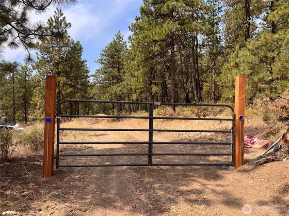 301 Sunrise Way, East Wenatchee, WA 98802