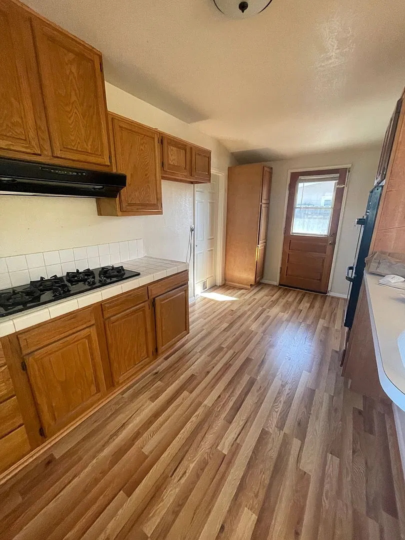 Move In Ready* Tustin Home 3bed/2bath Wonderful Front & Backyard! Cul-de-Sac Beautiful Neighborho... — Photo 3