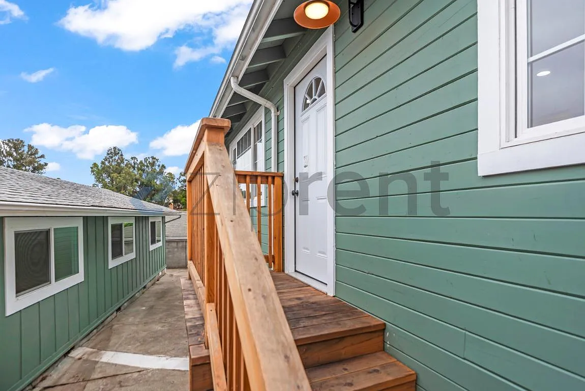 3 bed, 2700 sqft, $3,350 — Photo 3