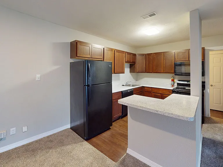 Garden Pointe Apartments — Photo 21
