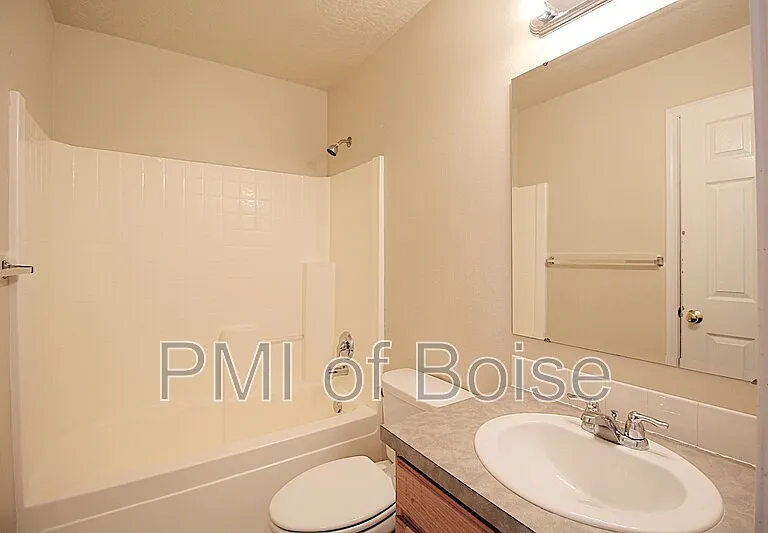 1770 N Veridian Ave — Photo 17