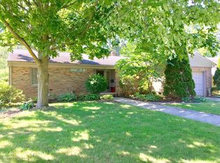 1045 Southlawn Ave, East Lansing, MI