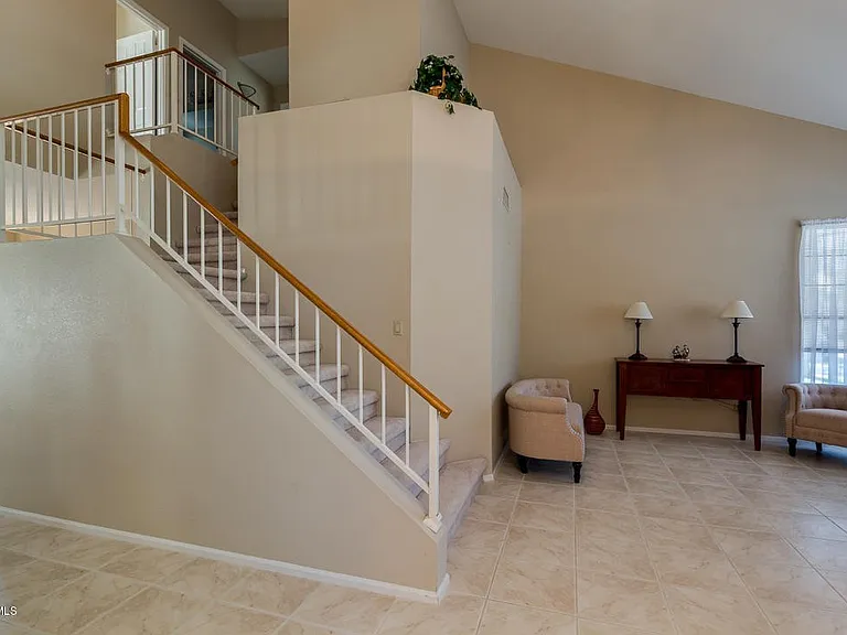 193 W Amanda Ln — Photo 4